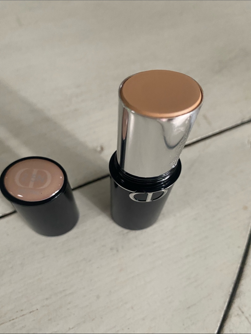 Dior Forever Skin Perfect Foundation - Picture 2 of 3